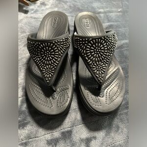 Crocs Monterey Diamante Womens Black Wedge Flip Flop Thong Studded Sandals Sz 9